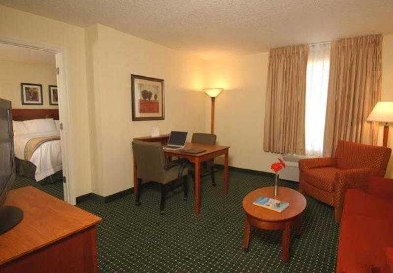 ทาวน์เพลซ สวีท เดอะ วิลเลจ Hotel เดอะวิลเลจส์ ภายนอก รูปภาพ