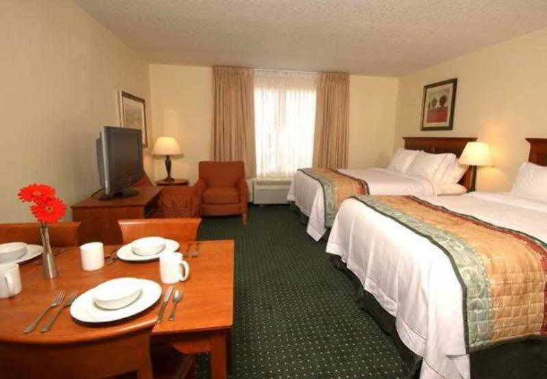ทาวน์เพลซ สวีท เดอะ วิลเลจ Hotel เดอะวิลเลจส์ ภายนอก รูปภาพ